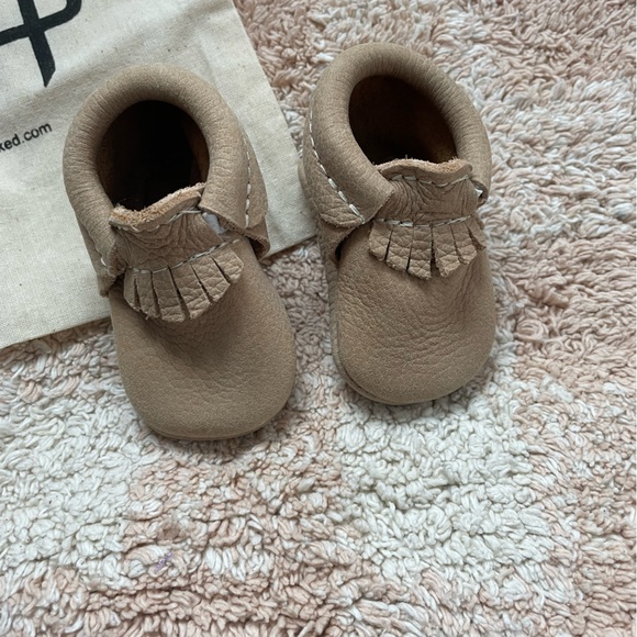 Freshly Picked Weathered Brown Moccasin Baby Shoe - Picture 5 of 7